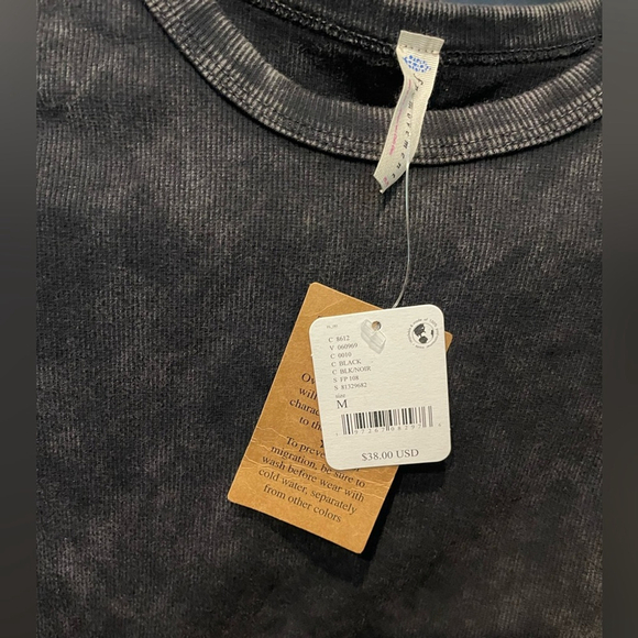 Free People Ribbed Baby Tee Washed Black size Medium - Picture 8 of 8